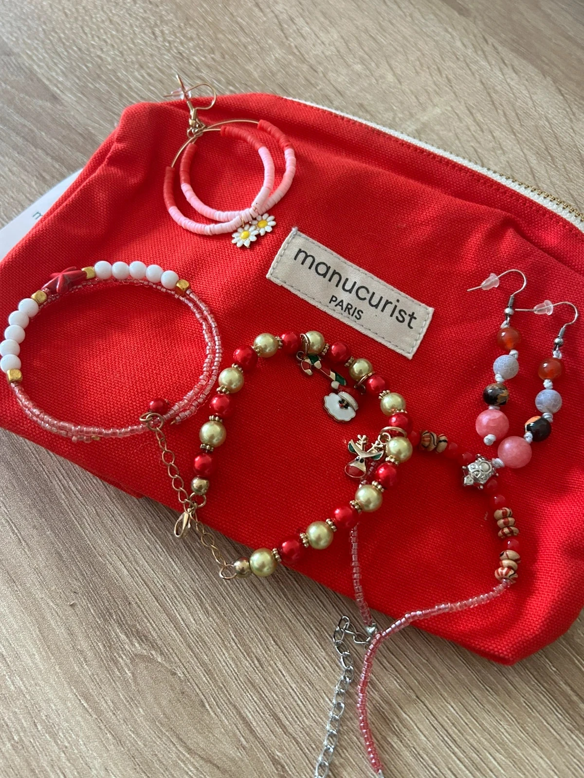 Ensemble trousse et bijoux
